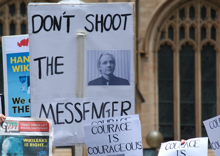 assange_groß