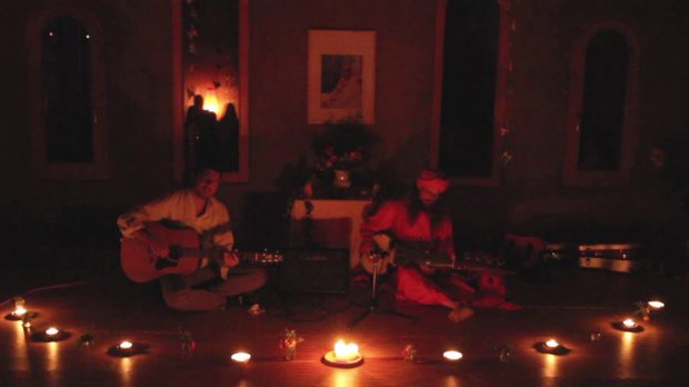 Indische Sarod und westliche Gitarre – Zusammenspiel – youtube